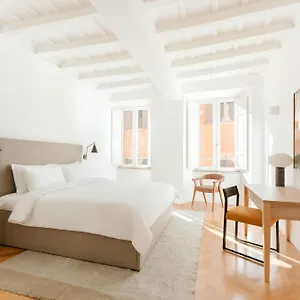 Sonder Palazzo Taverna Italia